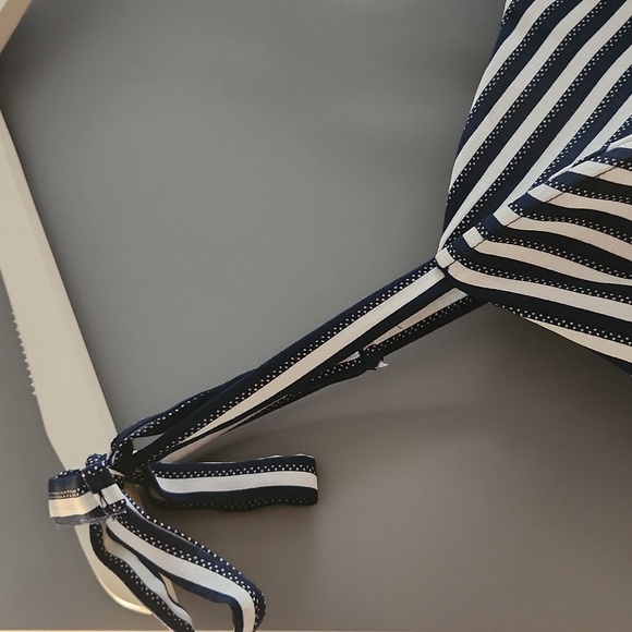 Stripped Romper - Picture 3 of 7